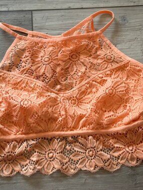 Zenana Outfitters Peach Lace Bralette Size M
